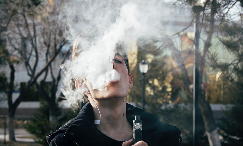В России планируют пересчитать пьющих и курящих подростков