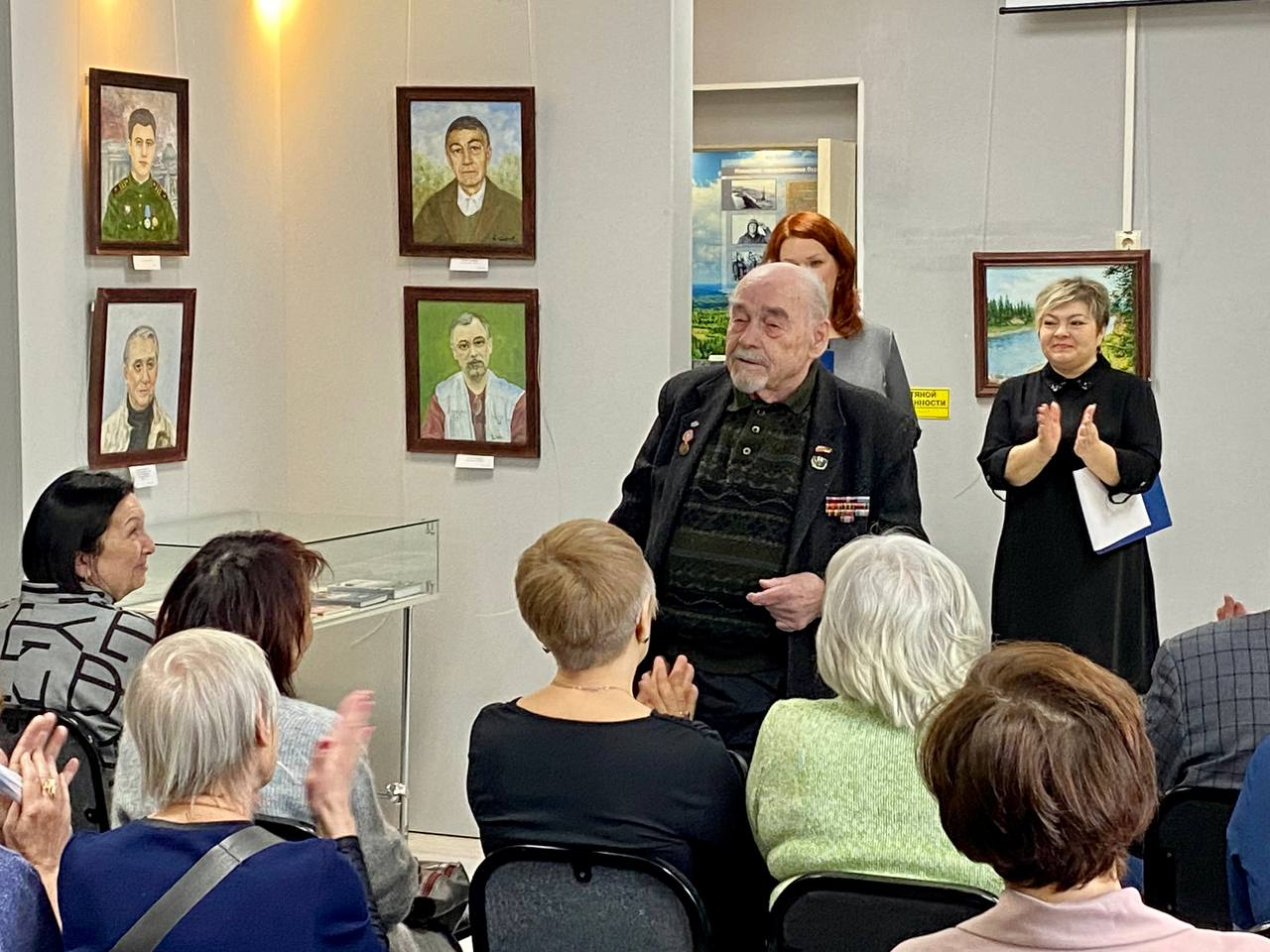Ветеран ВОВ, художник Семен Соболев открыл персональную выставку в охинском музее