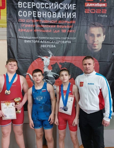 Охинские борцы вернулись с медалями с всероссийских и межрегиональных соревнований